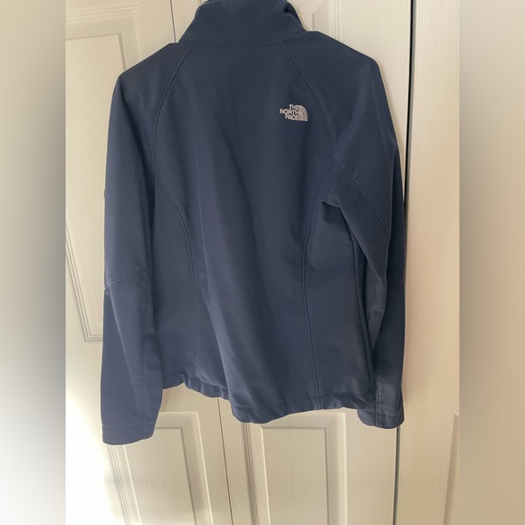 North face jacket very warm . - Picture 4 of 5